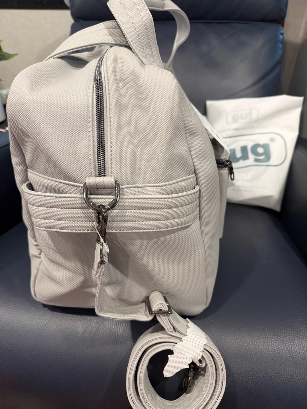 lug matte luxe Charger Weekender Bag Cloud Gray - Picture 2 of 5